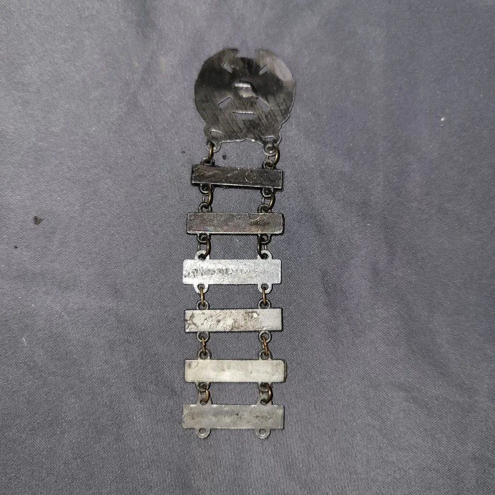 Vtg U.S. Army WW II Expert Marksmanship Rifle Bayonet Badge